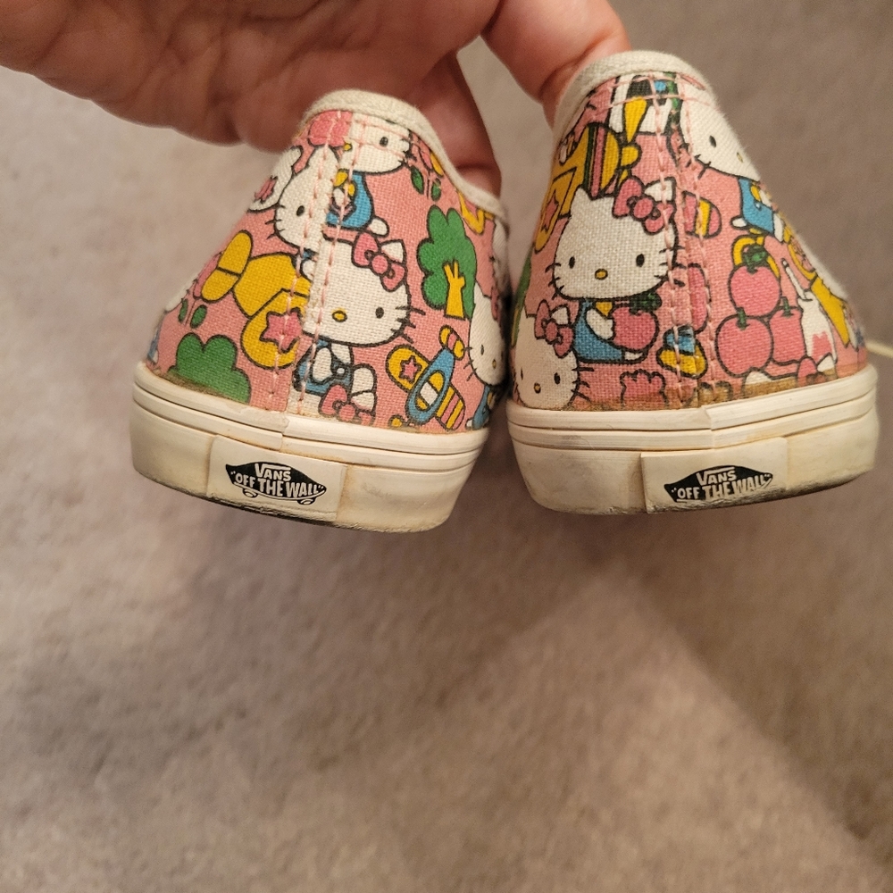 Hello Kitty Vans - Picture 6 of 7